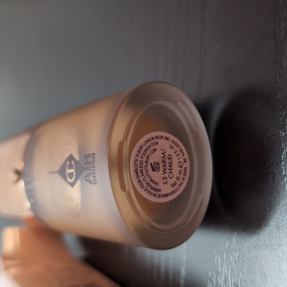 Charlotte Tilbury Airbrush Flawless Foundation Full Coverage 13 Warm Full Size - Picture 3 of 5